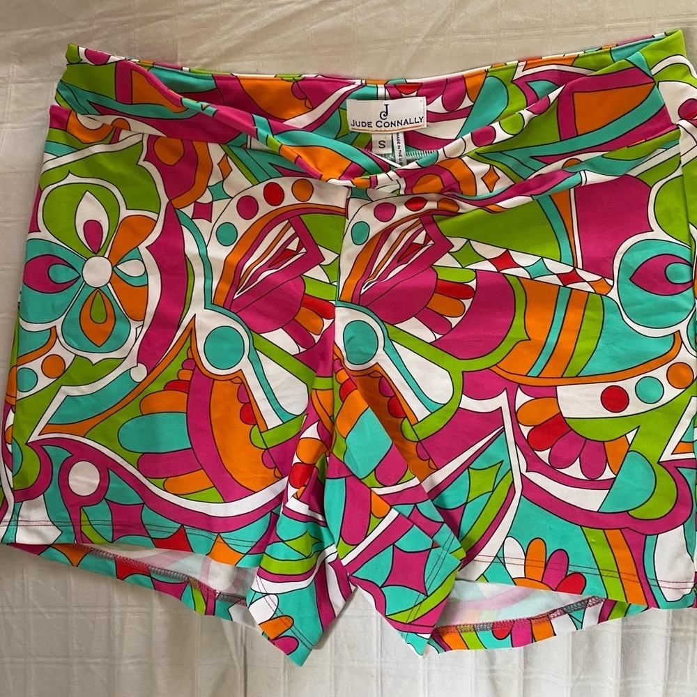 Jude Connally Women's Vibrant Patterned Athletic Shorts size small